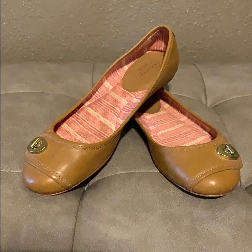 Coach flats size 6.5
